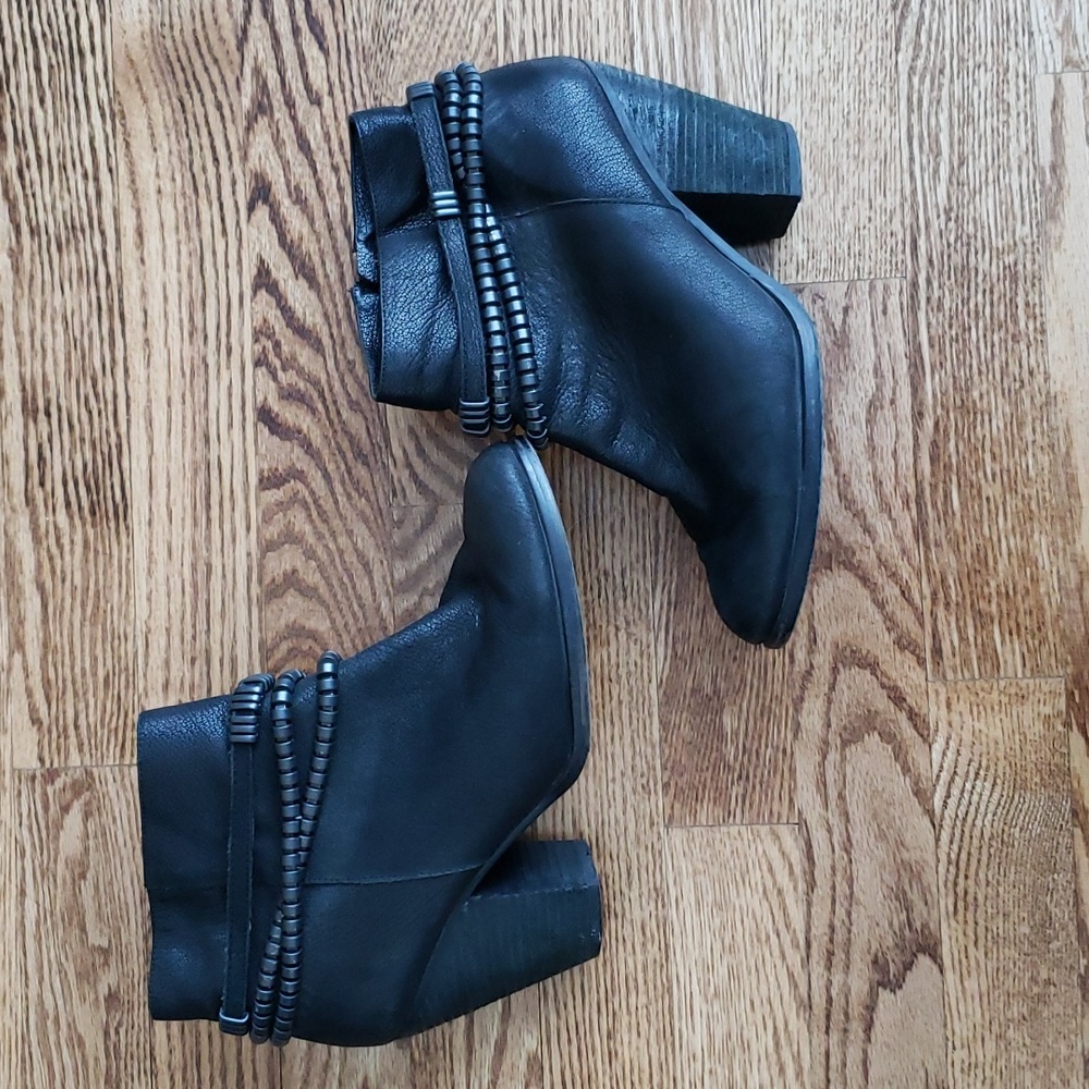 (9M) Vince Camuto Leather Upper Heeled Booties Bead Details Goth Rock Occassion